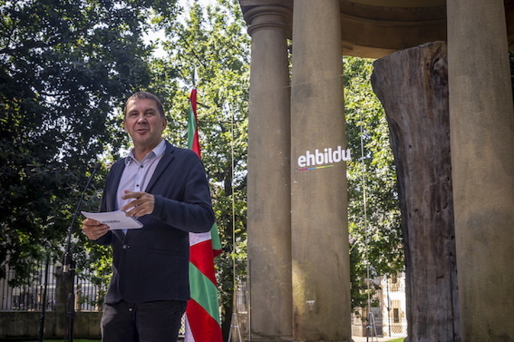 Otegi, Gernikako Juntetxean egin duen agerraldian. (Jaizki FONTANEDA/FOKU)