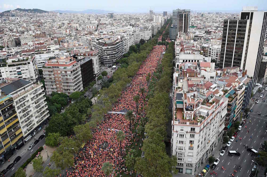 La multitud ha colapsado la Diagonal. (Josep LAGO/AFP) La multitud ha colapsado la Diagonal. (Josep LAGO/AFP)