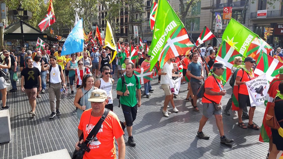 La comitiva vasca. (@indesarea) La comitiva vasca. (@indesarea)