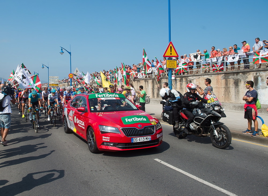 Salida de la Vuelta en Getxo. (FOKU)
