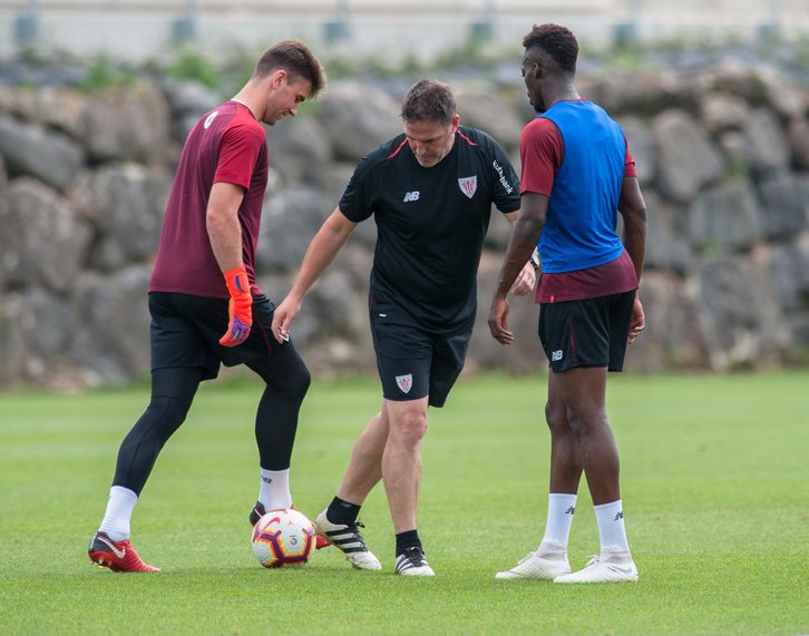 Berizzo durante un entrenamiento en Lezama. (ATHLETIC CLUB)
