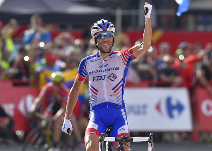 Thibaut Pinot se ha impuesto en La Rabassa al igual que el domingo pasado en Covadonga. (ANDER GILLENEA / AFP)