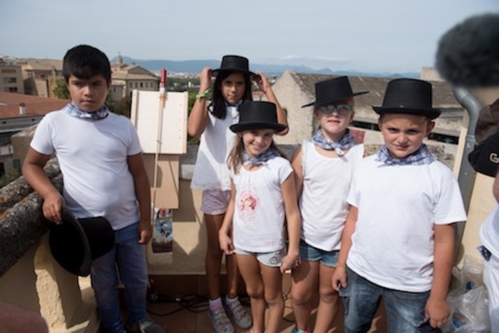 La Corporación Txiki lanzadora del cohete de San Fermín Txiki. (Iñigo URIZ/FOKU)