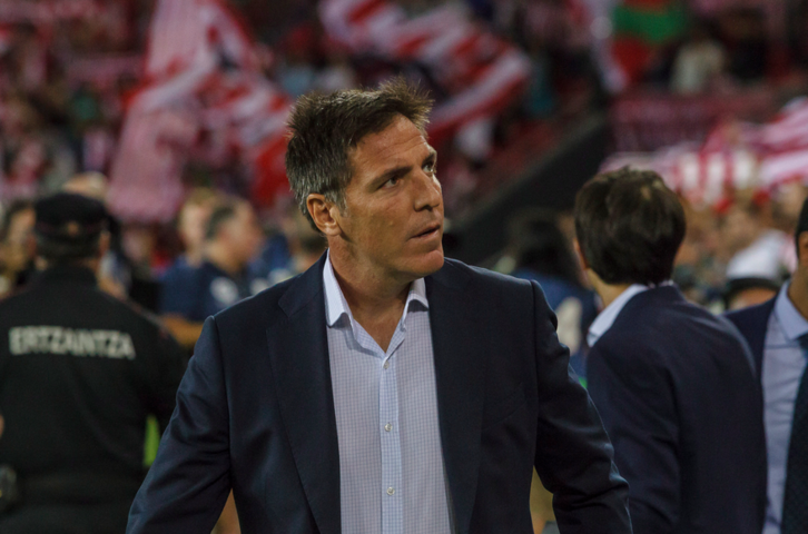 Berizzo en el partido ante el Real Madrid. (Aritz LOIOLA / FOKU)