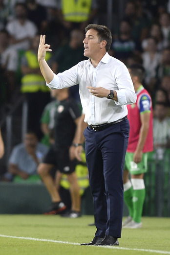 Berizzo en el partido ante el Betis en Sevilla. (Cristina QUICLER / AFP)