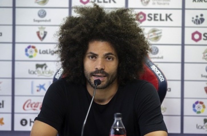 Aridane, en una comparecencia ante los medios en Taxoare. (OSASUNA)