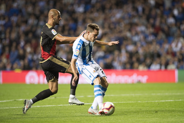 Bautista ha marcado de esta manera el primer gol de la Real. (Juan Carlos RUIZ / FOKU)