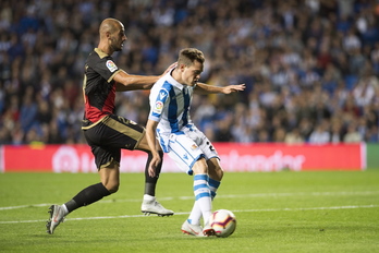 Bautista ha marcado de esta manera el primer gol de la Real. (Juan Carlos RUIZ / FOKU)