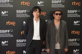 Gang Dong-won aktorea eta Kim Jee-woon zuzendaria.     Gorka RUBIO | FOKU