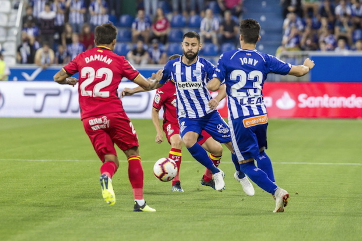 Un lance del partido entre Alavés y Getafe. (Aritz LOIOLA / FOKU)