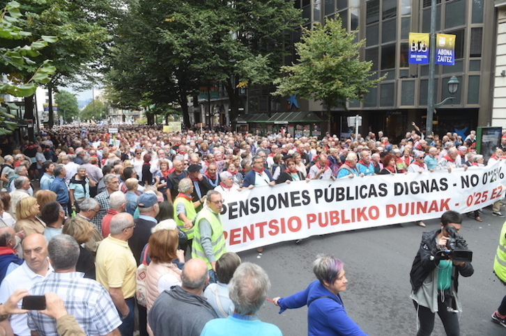 Imagen de la movilización de los pensionistas en Iruñea. (FOKU)