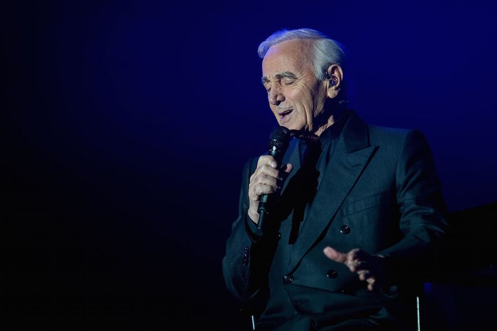 Charles Aznavour dedicó más de siete decenios de su vida a la canción. (Guillaume SOUVANT/FOKU)