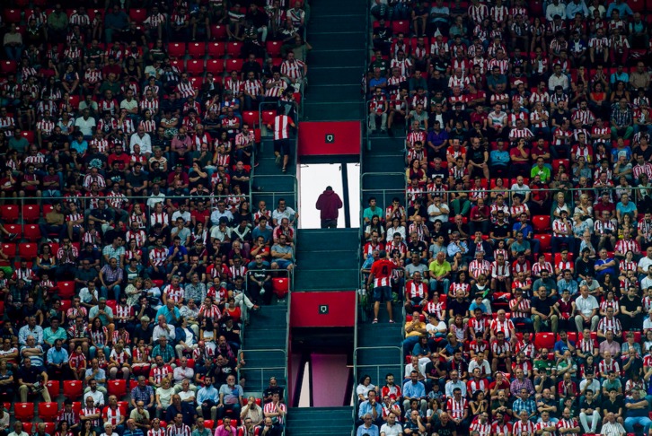 Gradas de San Mamés en el partido ante el Villarreal. (Luis JAUREGIALTZO / FOKU)