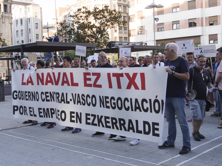 Concentración de los trabajadores de la Naval, el pasado 27 de setiembre, en Bilbo. (Monika DEL VALLE / FOKU)