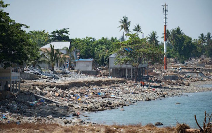 Destrucción total en una de las zonas afectadas. (BAY ISMOYO / AFP)