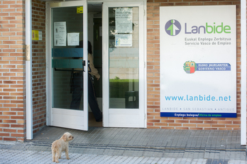 Una oficina de Lanbide en Donostia. (Juan Carlos RUIZ / FOKU)
