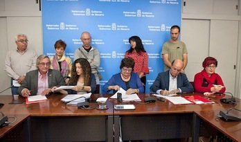 Firma del acuerdo alcanzado por Beaumont con varios sindicatos en relación al personal de la Administración. (GOBIERNO DE NAFARROA)