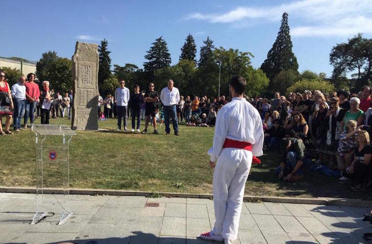 Un momento del homenaje al movimiento insumiso. (R. SOLA)