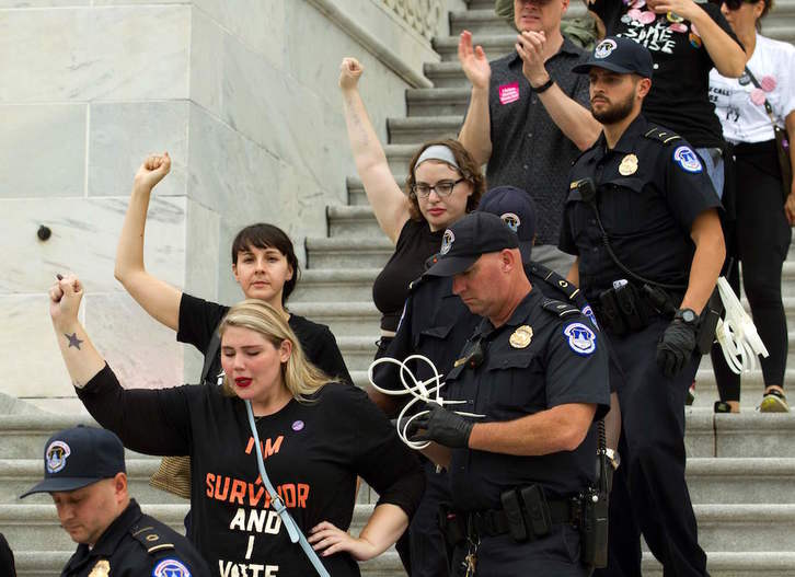 Protesta feminista ante la ratificación de Brett Kavanaugh para el puesto de nuevo juez del Tribunal Supremo. (Jose Luis MAGANA / AFP)