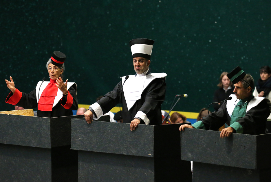 Le spectacle remplit tous les codes de la classique cavalcade basque tout en jouant avec la création. ©BOBEDME
