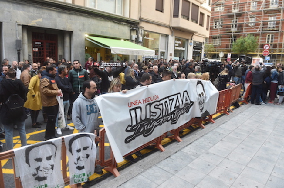 «Justizia» eskatu dute elkarretaratzean. (FOKU) «Justizia» eskatu dute elkarretaratzean. (FOKU)