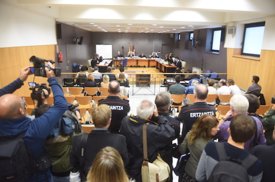 Interes mediatiko handia piztu du epaiketak. (FOKU) Interes mediatiko handia piztu du epaiketak. (FOKU)