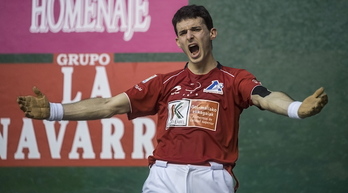 Jokin Altuna, en su regreso a los frontones en el Beotibar de Tolosa. (Jon URBE/FOKU)