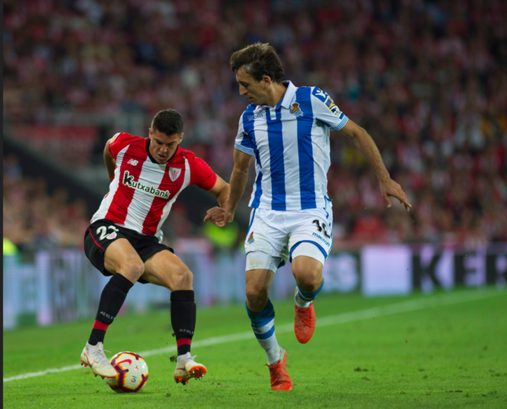 Capa en el derbi ante la Real. (Marisol RAMIREZ / FOKU)