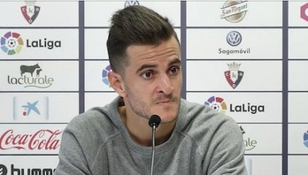 Juan Villar, en su comparecencia ante los medios. (OSASUNA)