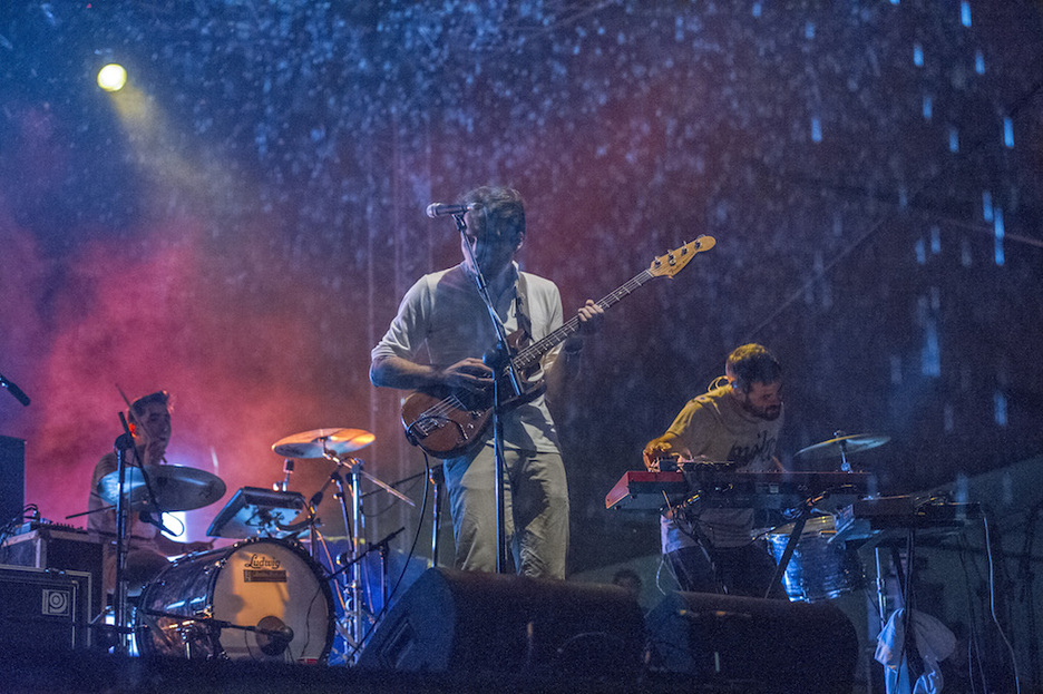 Euriak ere ez zuen gelditu Kutxa Kultur festibaleko kontzertua. (Gorka RUBIO / FOKU)