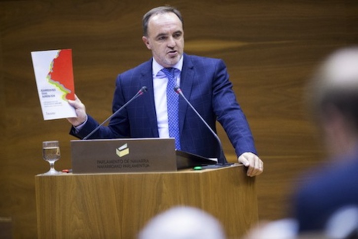 Esparza, durante su intervención en el debate sobre el Estado de Nafarroa. (Iñigo URIZ/FOKU)