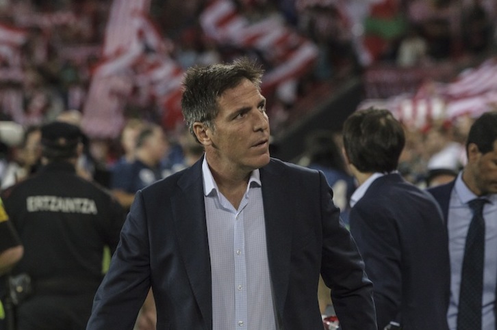 Berizzo en San Mamés. (Aritz LOIOLA/FOKU)
