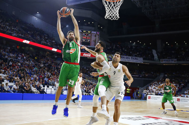 Los gasteiztarras no han podido con un más que efectivo Real Madrid. (BASKONIA)