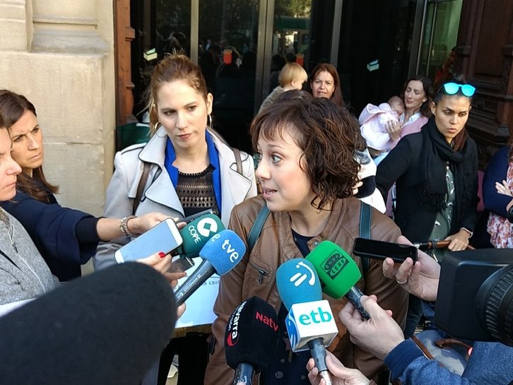 Las madres del IRPF han criticado «el cerrojazo político» del Gobierno navarro. (@aritzintxusta)