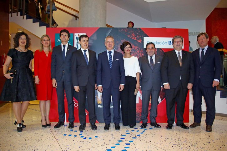 Representantes institucionales en una de las óperas de la ABAO.