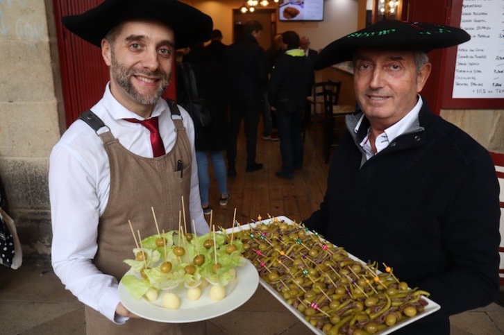 Los ganadores de los premios ‘Rey de las Gildas’ y ‘Maestro de los Grillos’.