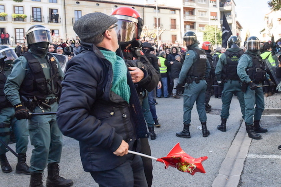 Izan da Altsasuko herritarrei oldartu zaienik ere. (Idoia ZABALETA/FOKU) Izan da Altsasuko herritarrei oldartu zaienik ere. (Idoia ZABALETA/FOKU)