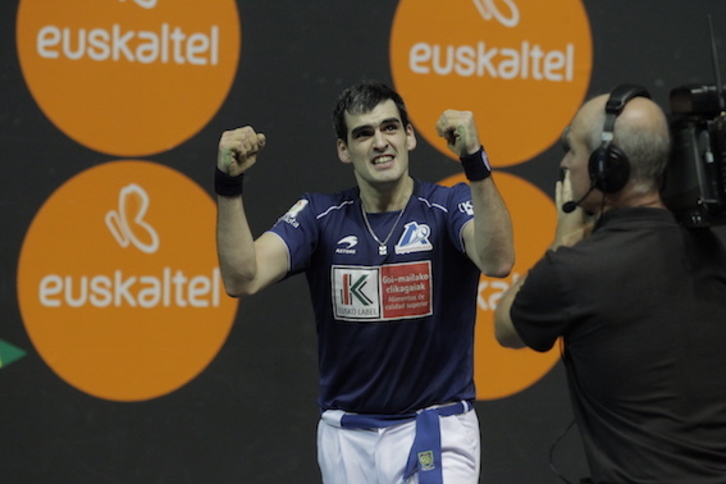 Ezkurdia, pozarren. (Aritz LOIOLA/FOKU)