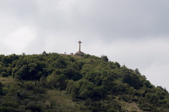 La cruz de Olarizu, en una imagen de archivo. (Juanan RUIZ / FOKU)