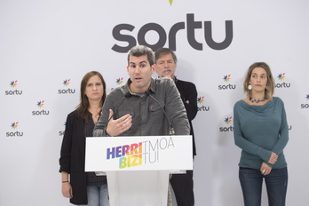 Rodríguez, Jacinto, Díez y Zabaleta han valorado la sentencia en Donostia. (Juan Carlos RUIZ/FOKU)