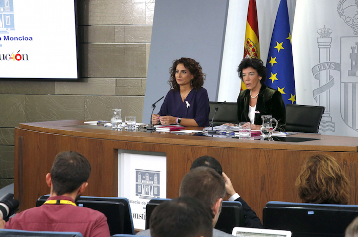 Las ministras Montero y Celaá, en una comparecencia anterior. (POOL MONCLOA)