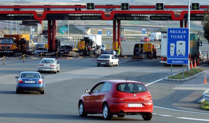 A partir del 1 de diciembre no habrá que pagar peaje entre Armiñon y Burgos. (Juanan RUIZ/FOKU)