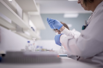 El laboratorio 4.0 cuenta con tecnología de vanguardia para el desarrollo de nuevos medicamentos. (Jaizki FONTANEDA/FOKU)