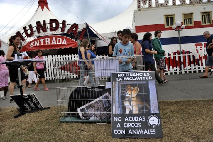Foto de archivo de una protesta frente al Circo Mundial. (Marisol RAMIREZ/FOKU).