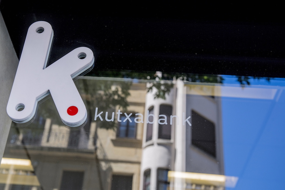Una oficina de Kutxabank. (Gorka RUBIO / FOKU)
