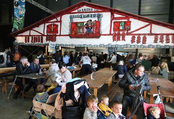 Asteburu osoan zehar, Lurramak hiru mila bazkari eta apairu zerbitzatuko ditu. ©Bob EDME