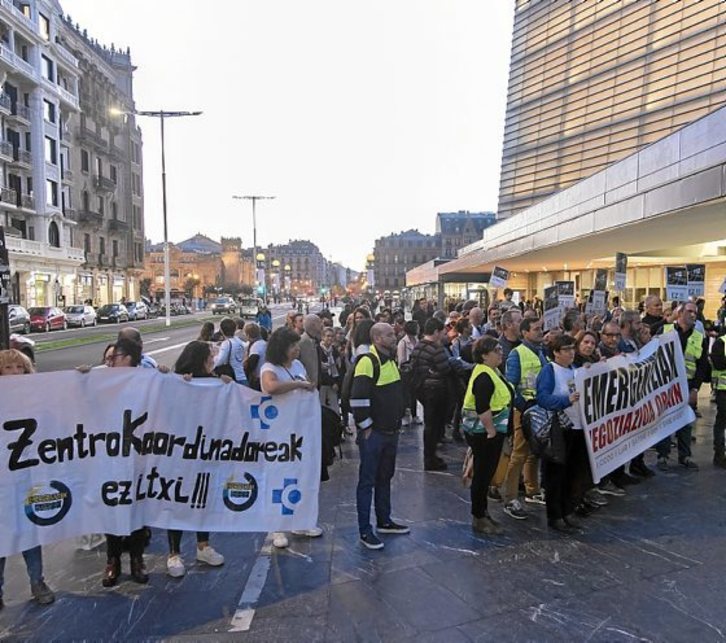 Trabajadores de emergencias, contra la unificación de centros en ...