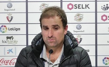 Arrasate, en una comparecencia ante los medios. (OSASUNA)