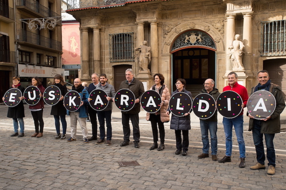 Iruñeko Udalean ere, Euskaraldiarekin bat. (Iñigo URIZ/FOKU) Iruñeko Udalean ere, Euskaraldiarekin bat. (Iñigo URIZ/FOKU)