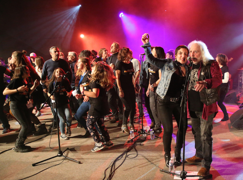 Le défi lancé par Euskal Irratiak et Musika Bulegoa est de rassembler 1 000 artistes sur scène en 2019. ©Bob EDME